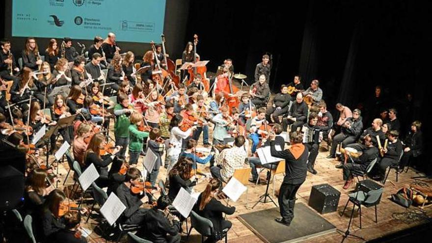 Els músics del projecte, ahir al Teatre Municipal de Berga