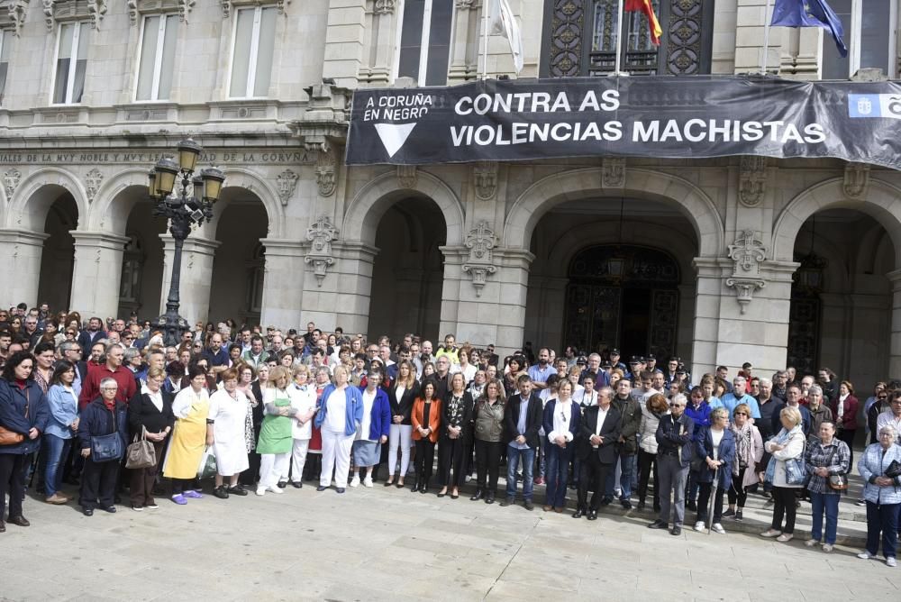 Minuto de silencio por el niño de A Coruña muerto