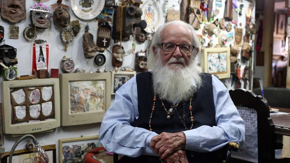 Héctor Gallo, en su casa de Alamar, en Cuba.