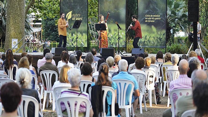 El Trio Capmany enceta el cicle Notes al Parc a la Devesa