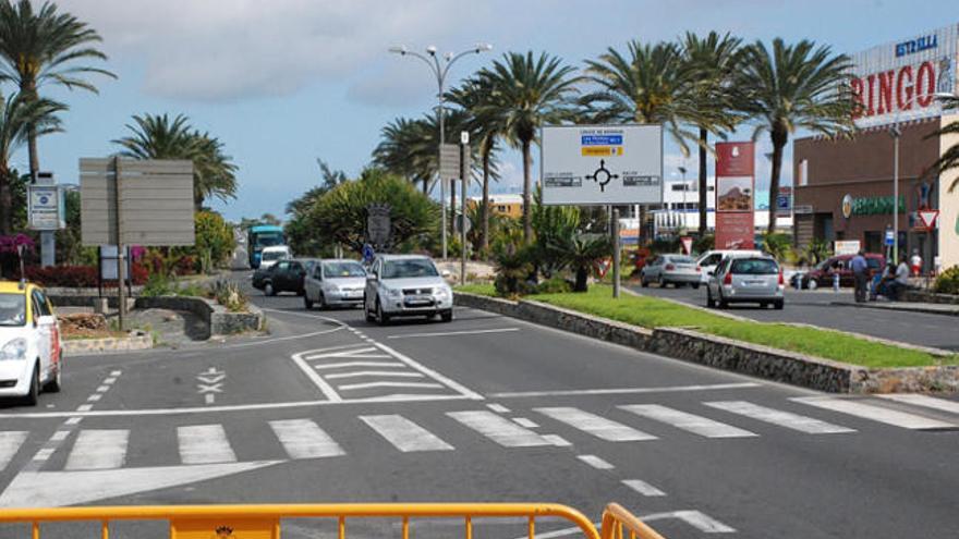 La mejora de la seguridad del cruce de Balos cambia paradas de taxis y guaguas