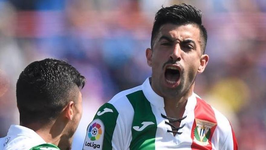 Santos celebra un gol con el Leganés.