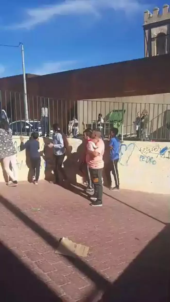 Tensión en Lorca tras cortar el agua a decenas de familias 'enganchadas' a la red
