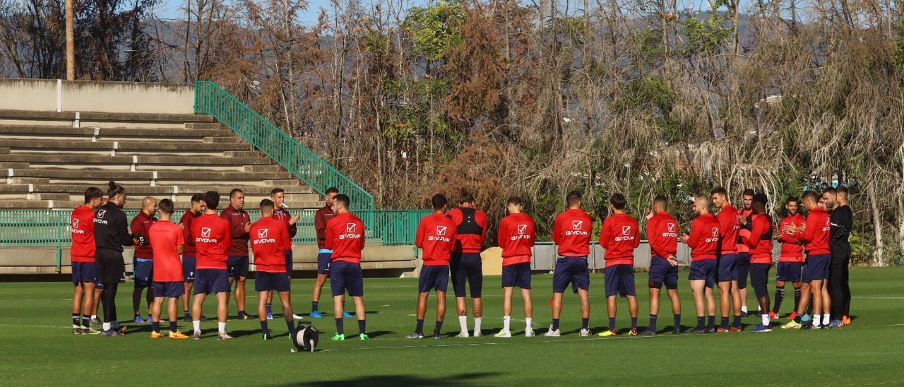 El Córdoba CF celebró este lunes uno de sus últimos entrenos en el campo grande de la Ciudad Deportiva hasta enero.