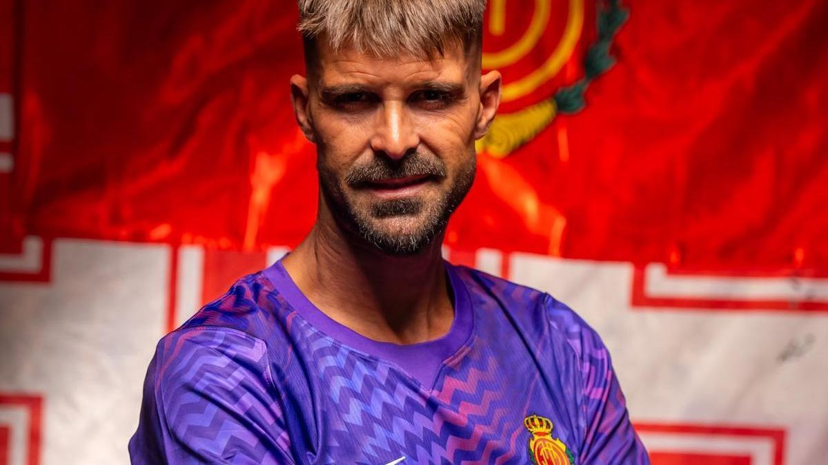 Iván Cuéllar, tras renovar su contrato.