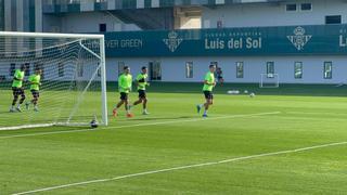 A falta del recambio de Fekir, el Betis entrena el último día de mercado