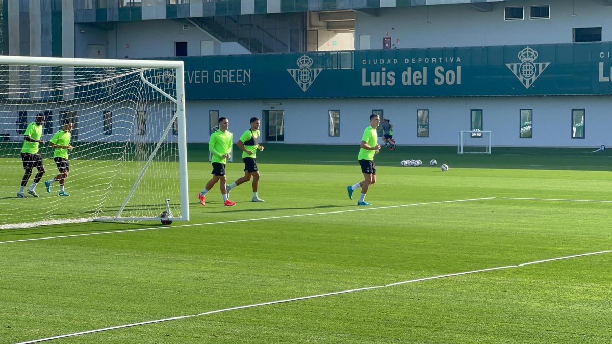 Entrenamiento del Betis el último día de mercado