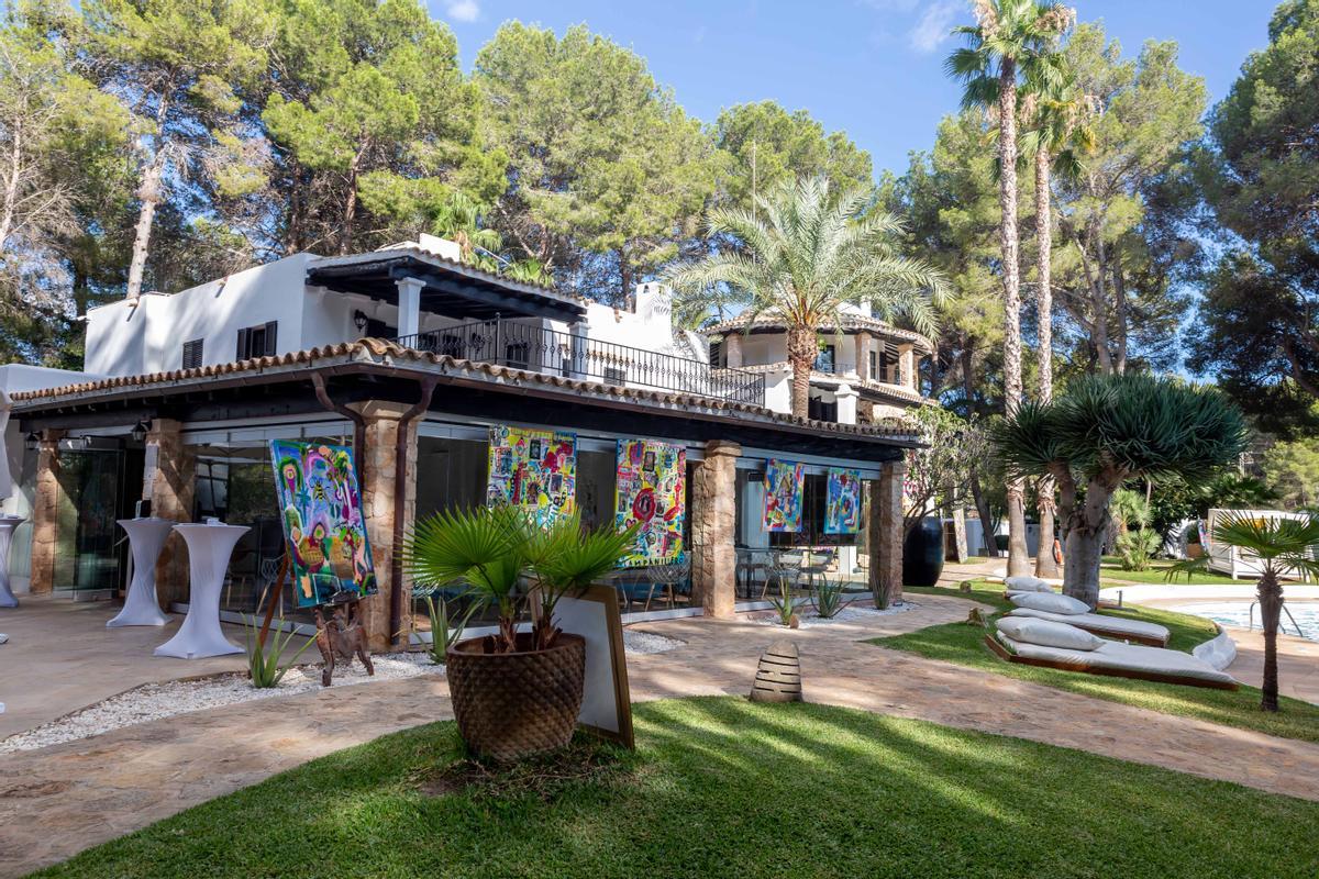 La actriz Macarena Gómez y su marido el pintor Aldo Comas, una pareja con mucho arte