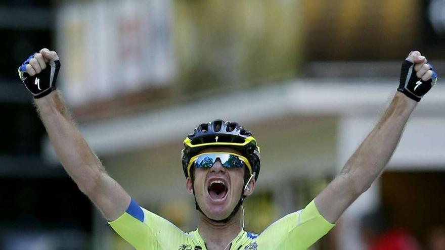 Michael Rogers celebra su victoria de ayer al cruzar la meta. efe / kim ludbrook