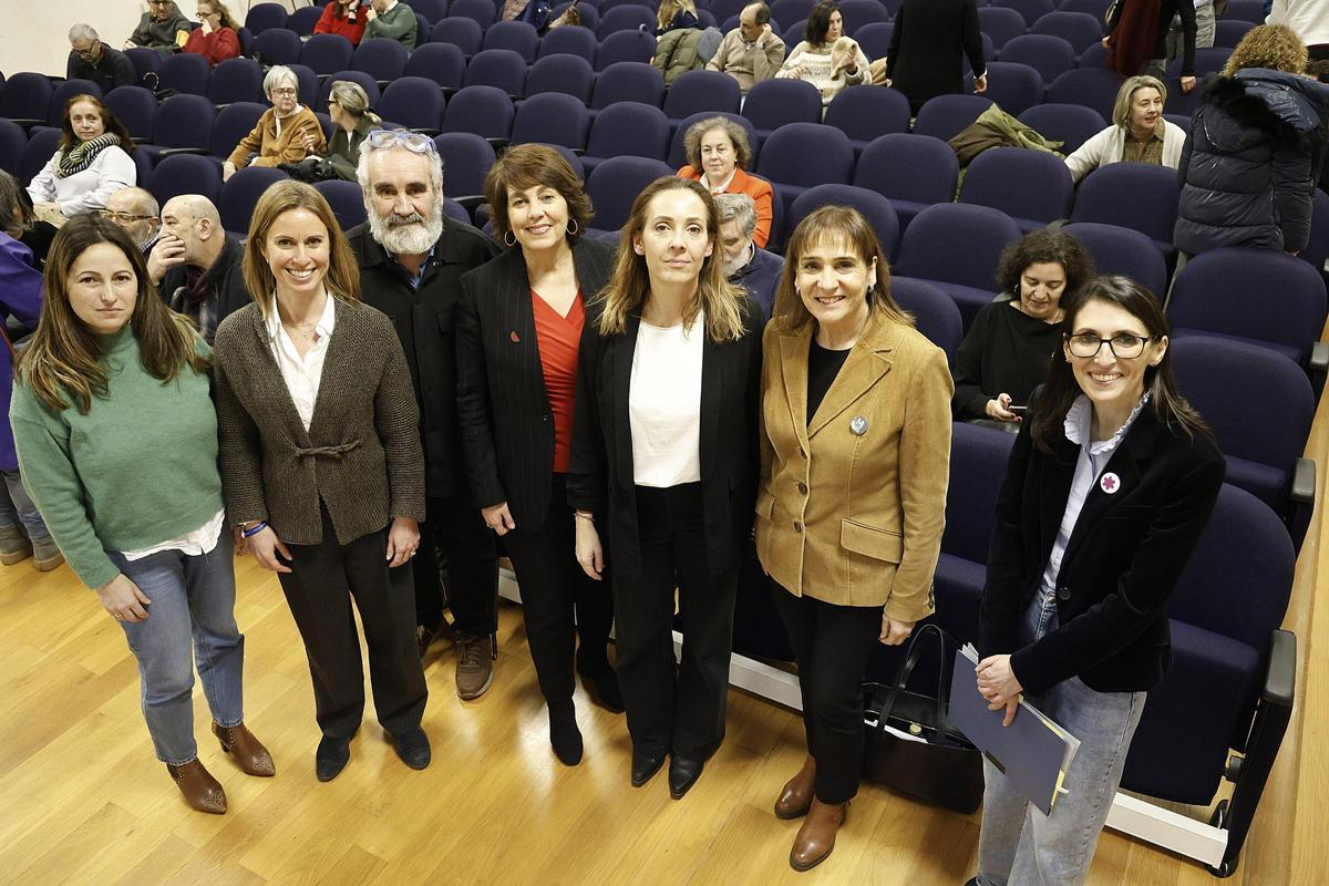 Las candidatas celebraron este miércoles un debate ante el personal técnico y de gestión.