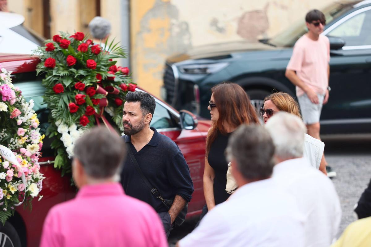 Funeral en Candás por Luis Ángel Echevarría, padre de Paula Echevarría