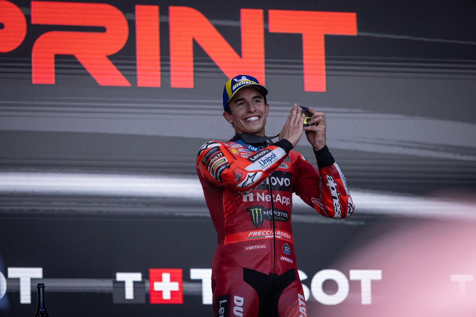 En imágenes | Los motores de MotoGP ya rugen en Motorland