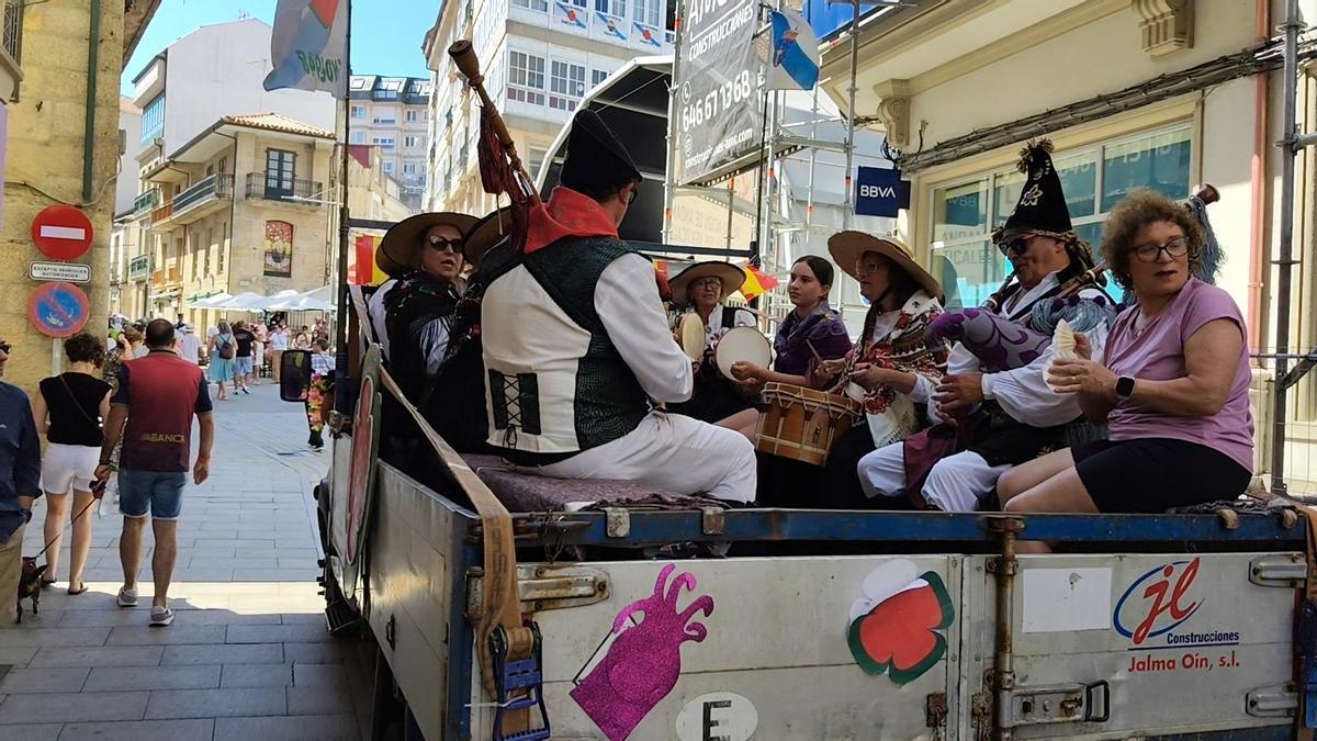 Segue a troula dorneira en Ribera co 'Día do Orjullo Jaiteiro'