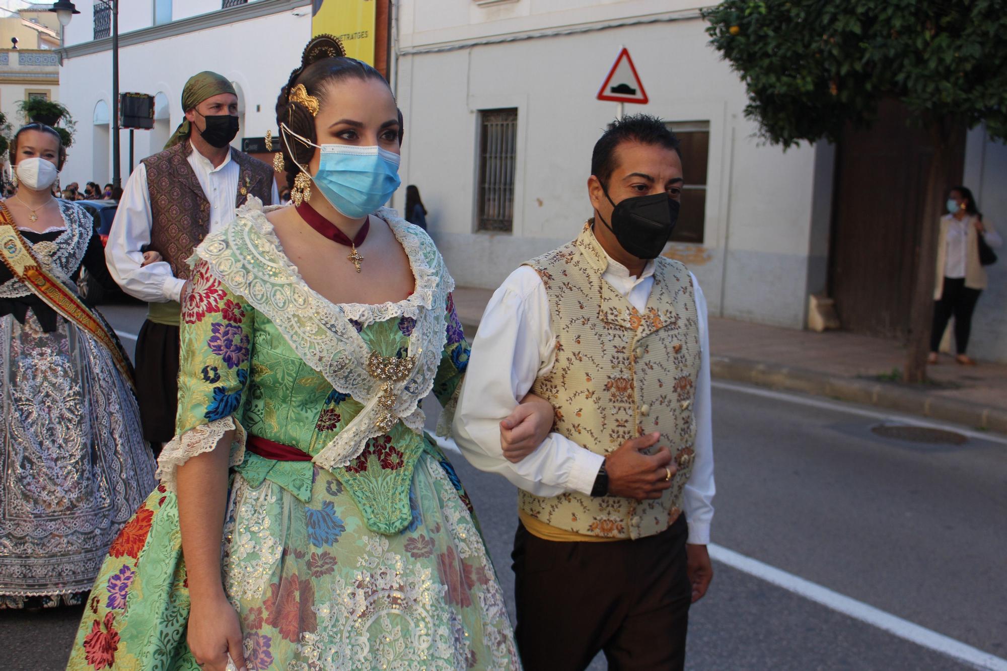 Carmen, Nerea y las cortes acompañan a las fallas de Quart y Xirivella en la procesión de la Senyera