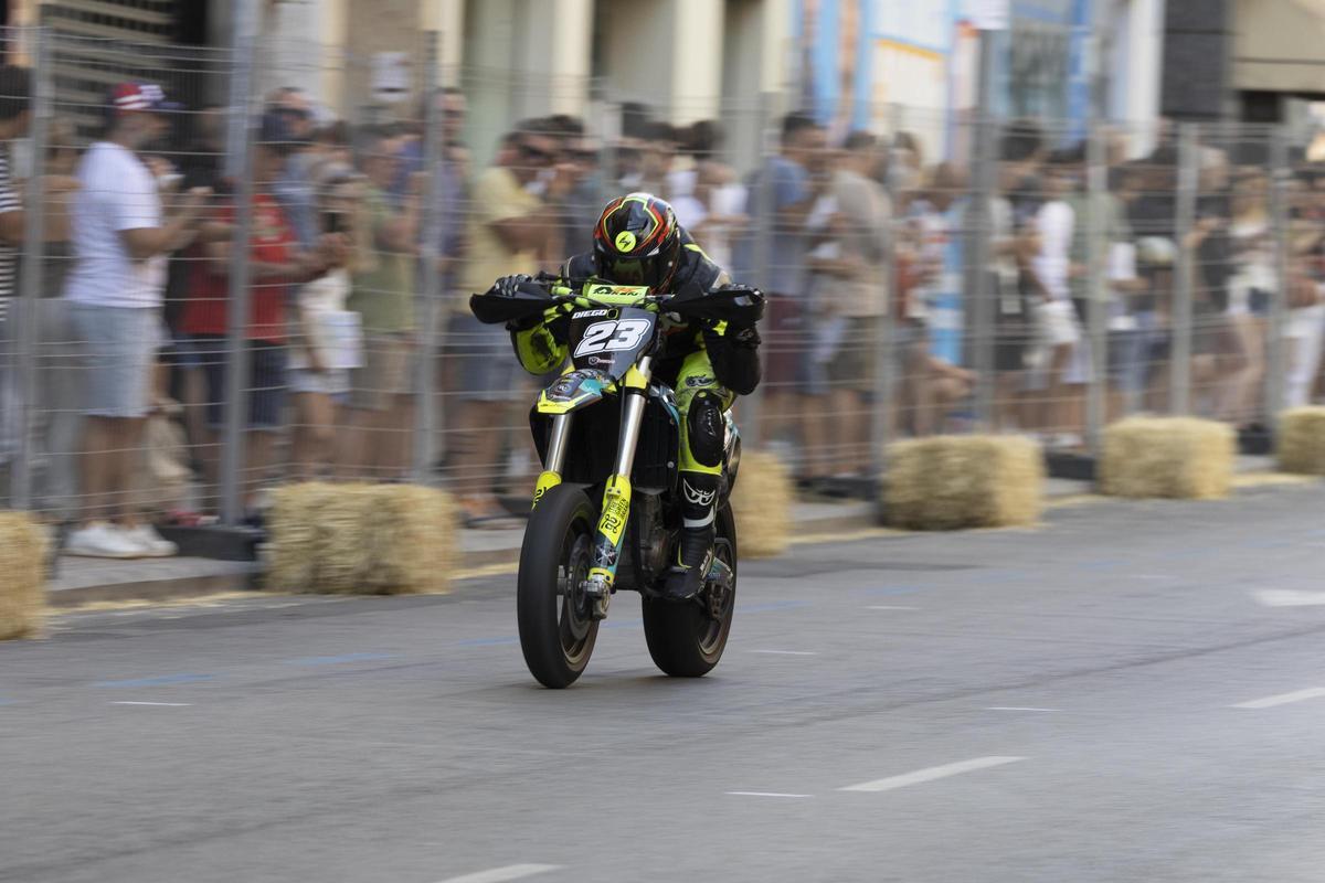 Todas las imágenes de la 73ª edición de la carrera urbana de motos de Xàtiva