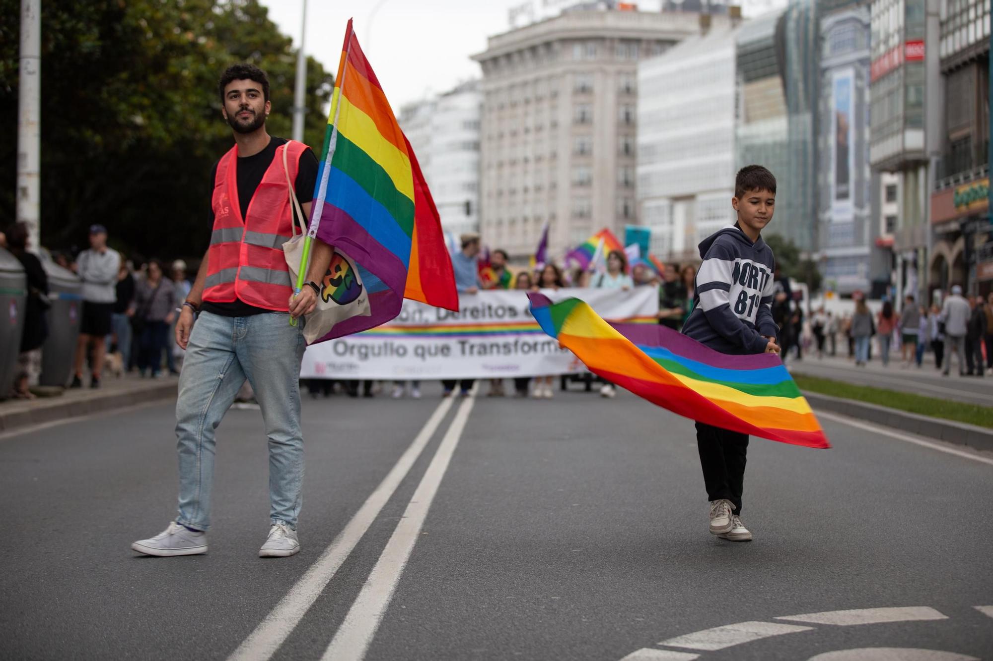 La marcha del Orgullo LGTBI recorre las calles de A Coruña