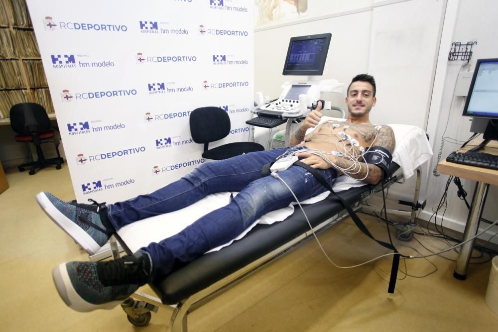 Joselu pasa reconocimiento médico con el Deportivo