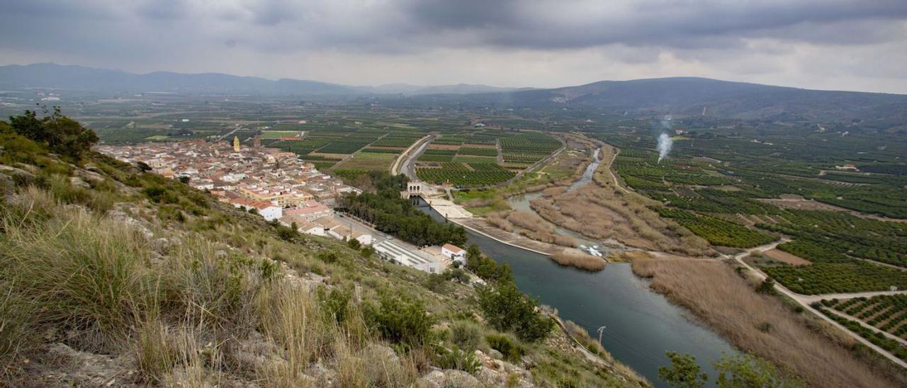 Xúquer Viu alerta de que la cesión de agua a Almería degradará más el río