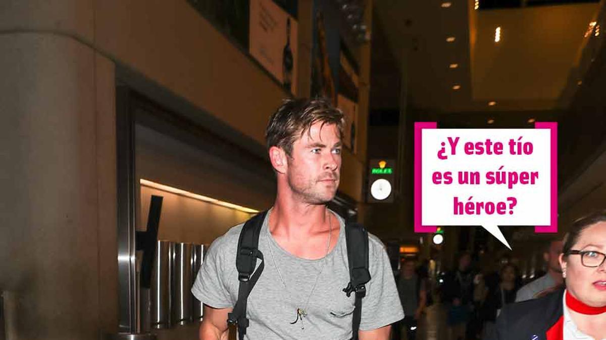 A Chris Hemsworth le llevan la maleta por el aeropuerto de Los Angeles