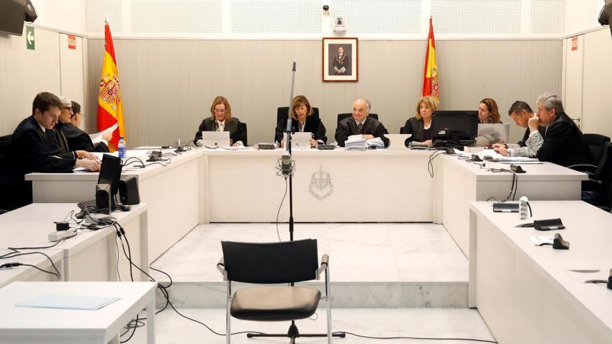 La sala de vistes de l&#039;Audiència Nacional, amb el tribunal que jutjarà Trapero.