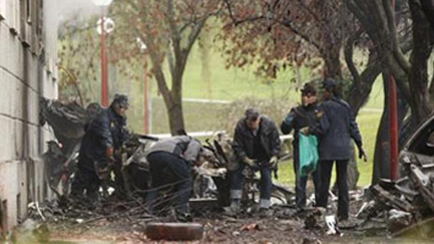 ETA hace estallar un coche bomba en plena Universidad de Navarra