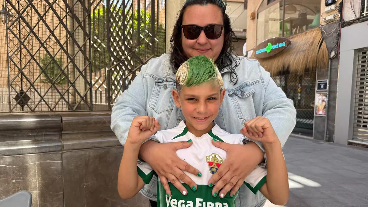 La afición del Elche calienta motores con el sueño del ascenso