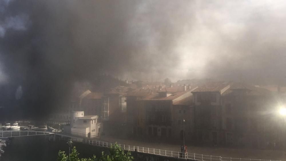 Dos heridos al explotar una lancha en el puerto de Llanes