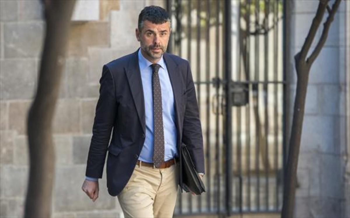 Santi Vila se dirige, el jueves, al Consell Executiu de la Generalitat.
