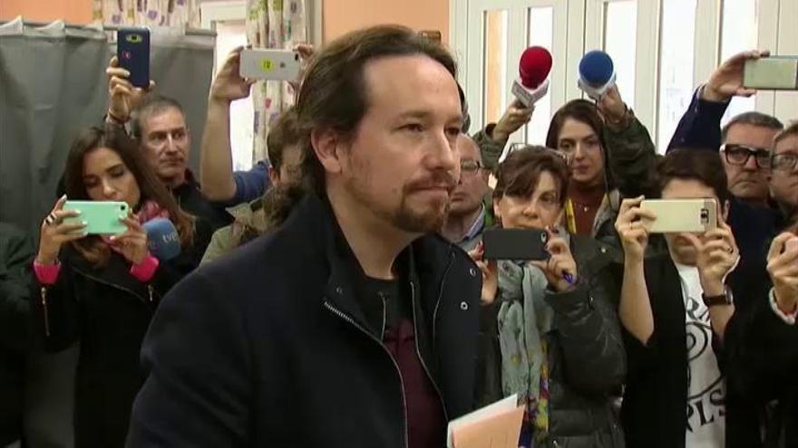 Iglesias tiende la mano al PSOE el día de las elecciones