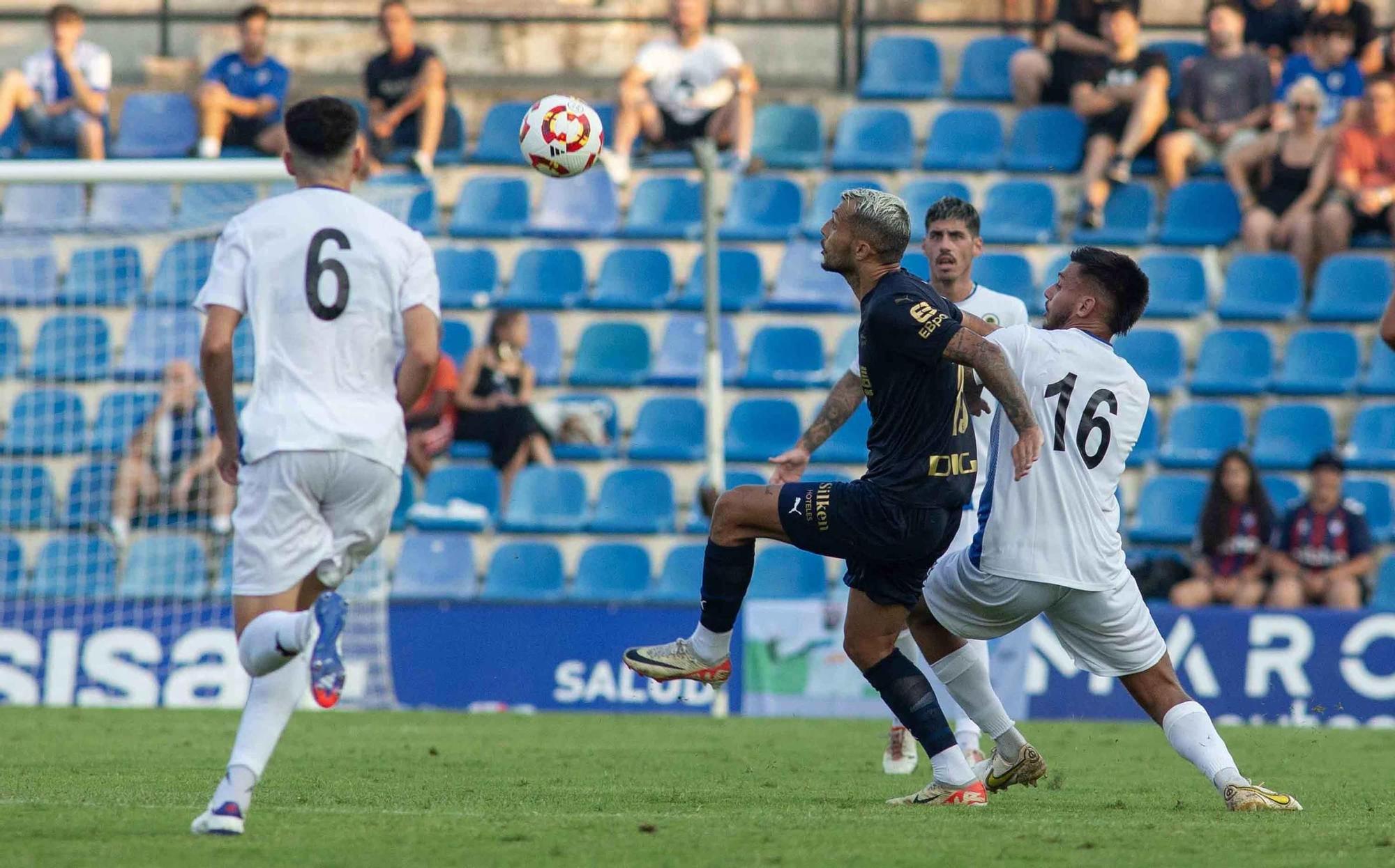 El Hércules celebra el 50 aniversario del Rico Pérez ganando el Trofeo Ciudad de Alicante ante el Alavés