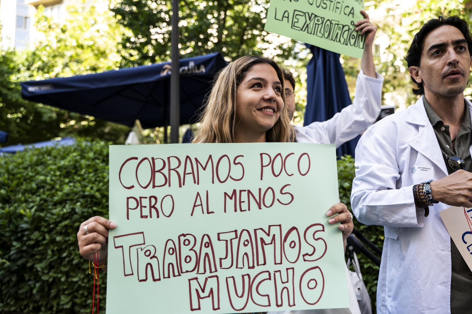 Las imágenes de la protesta de médicos en Cáceres