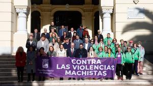 Minuto de silencio por una víctima en Málaga.