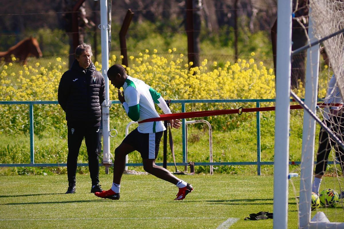 Fomeyem realiza un ejercicio en la Ciudad Deportiva.