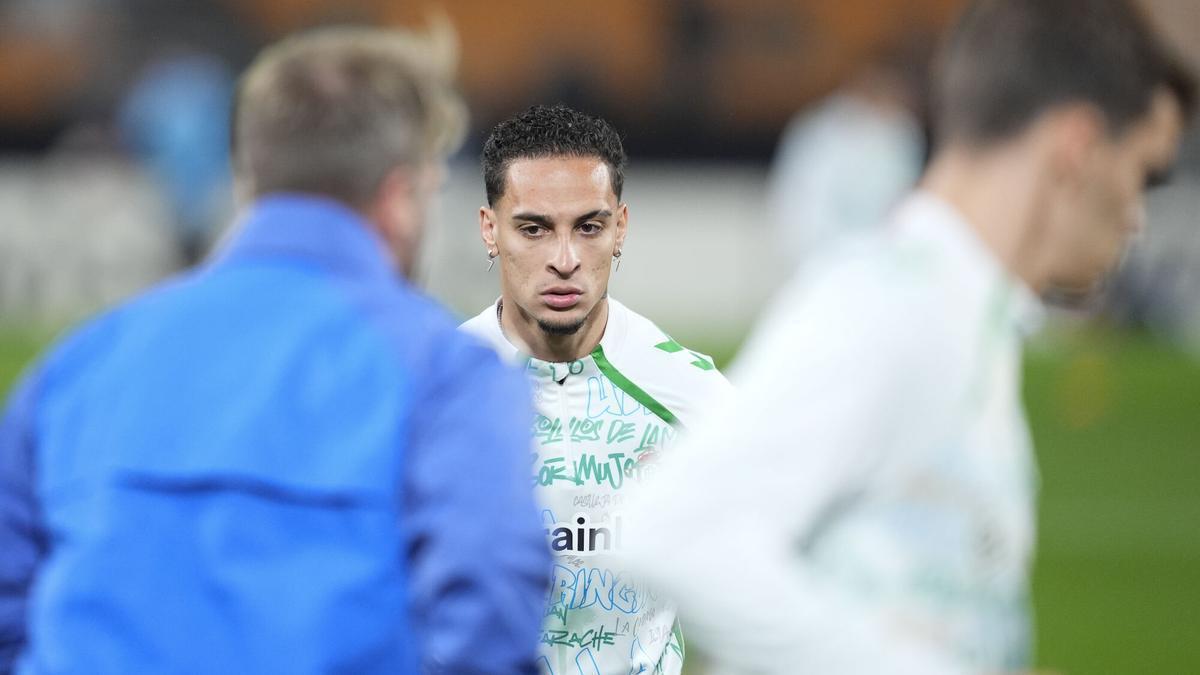 Antony of Real Betis Balompie warms up during the UEFA Europa League 2025/26 League Phase MD8 match between Real Betis Balompie and Feyenoord at La Cartuja stadium on January 29, 2026 in Seville, Spain. AFP7 29/01/2026 ONLY FOR USE IN SPAIN. Joaquin Corchero / AFP7 / Europa Press;2026;SOCCER;SPORT;ZSOCCER;ZSPORT;Real Betis Balompie v Feyenoord - UEFA Europa League 2025/26 League Phase MD8