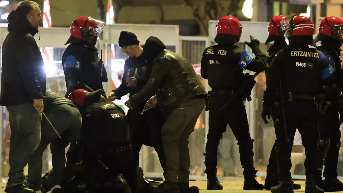 Seis detenidos en los incidentes tras el partido Athletic-Rangers