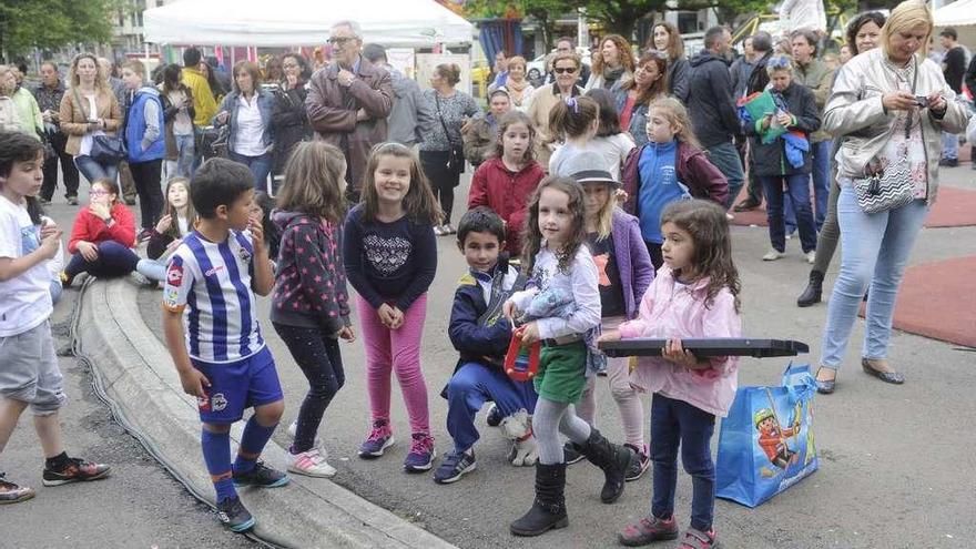 Fiestas en el barrio de Os Rosales, durante el año pasado.