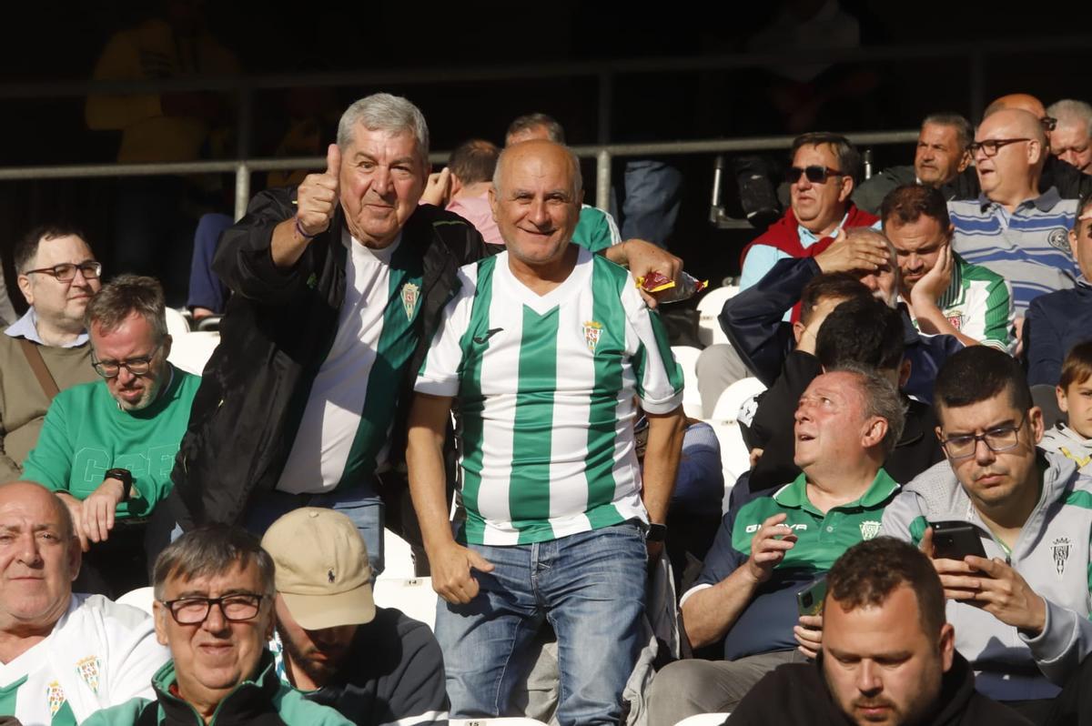 Córdoba CF-Cádiz: las imágenes de la afición blanquiverde en El Arcángel Córdoba CF-Cádiz: las imágenes de la afición blanquiverde en El Arcángel