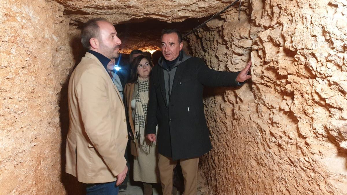 Visita al refugio de la Guerra Civil en el CEIP Cervantes