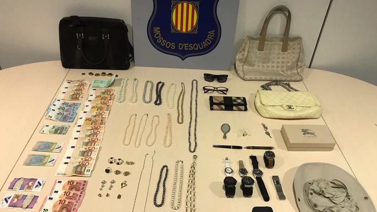 Recuperados 200.000 euros en joyas robados a una turista en el aeropuerto de Barcelona