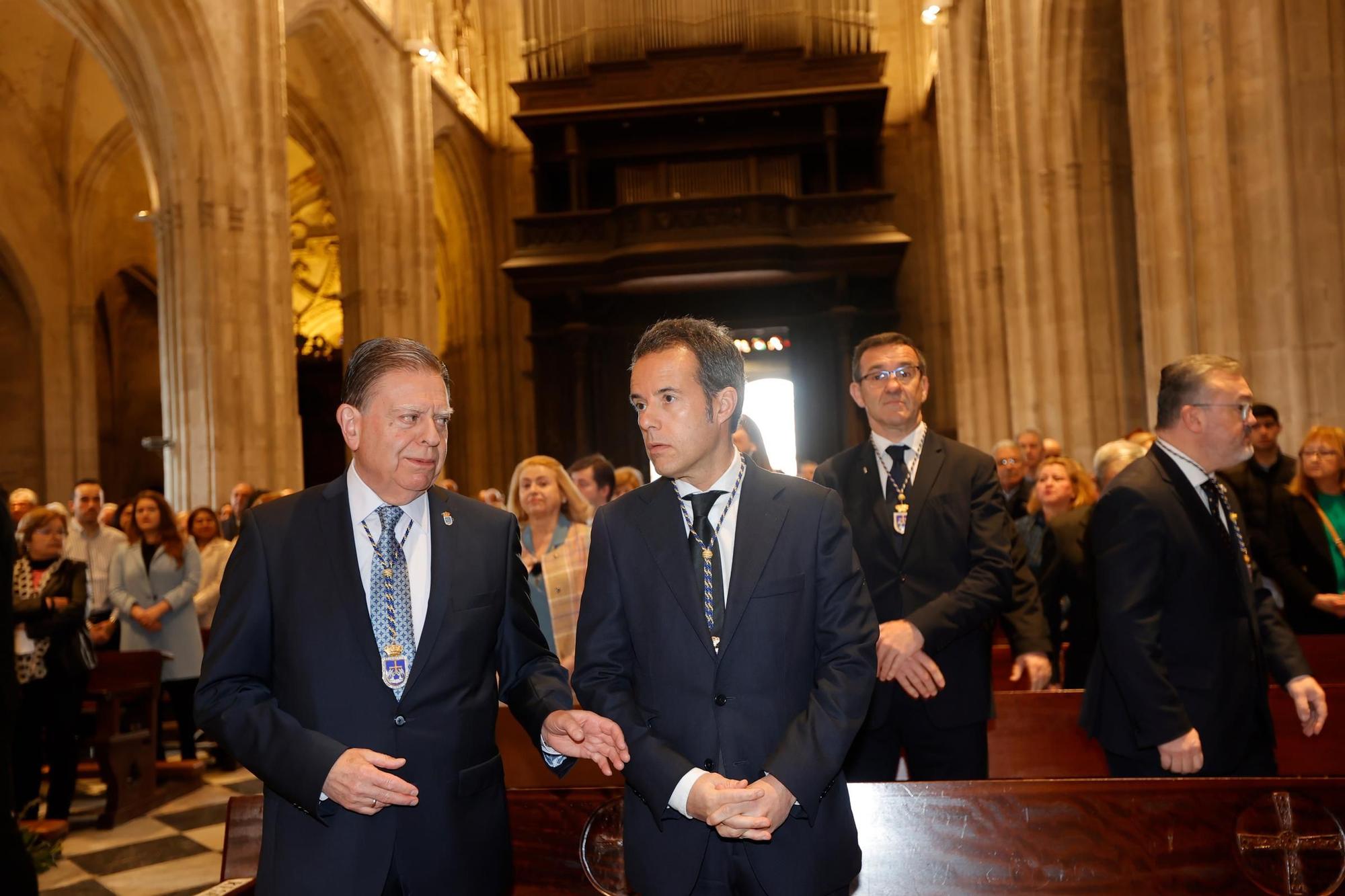 Procesión y bendición de las palmas en la Catedral.
