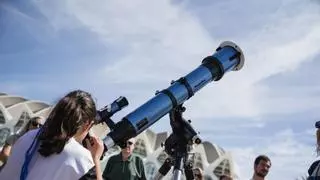 Catalunya activa la "alerta máxima" ante el eclipse: 700 agentes, drones y unidades acuáticas y subacuáticas