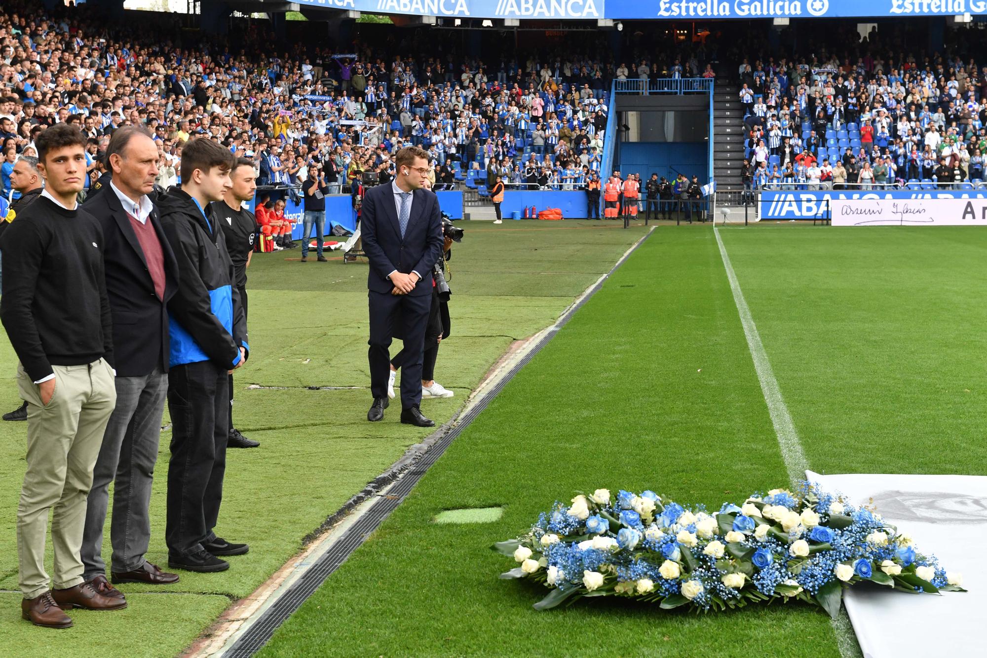 Homenaje a Arsenio Iglesias en Riazor antes del Deportivo-Alcorcón