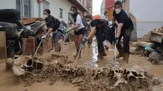 Catarroja sobrevive entre el fango: “¿Quién vendrá el lunes tras la vuelta al trabajo?”