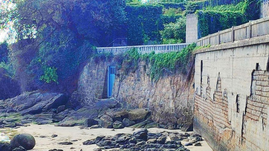 Moaña alega contra el acceso a la playa de la casa de la pareja de Feijóo en O Con