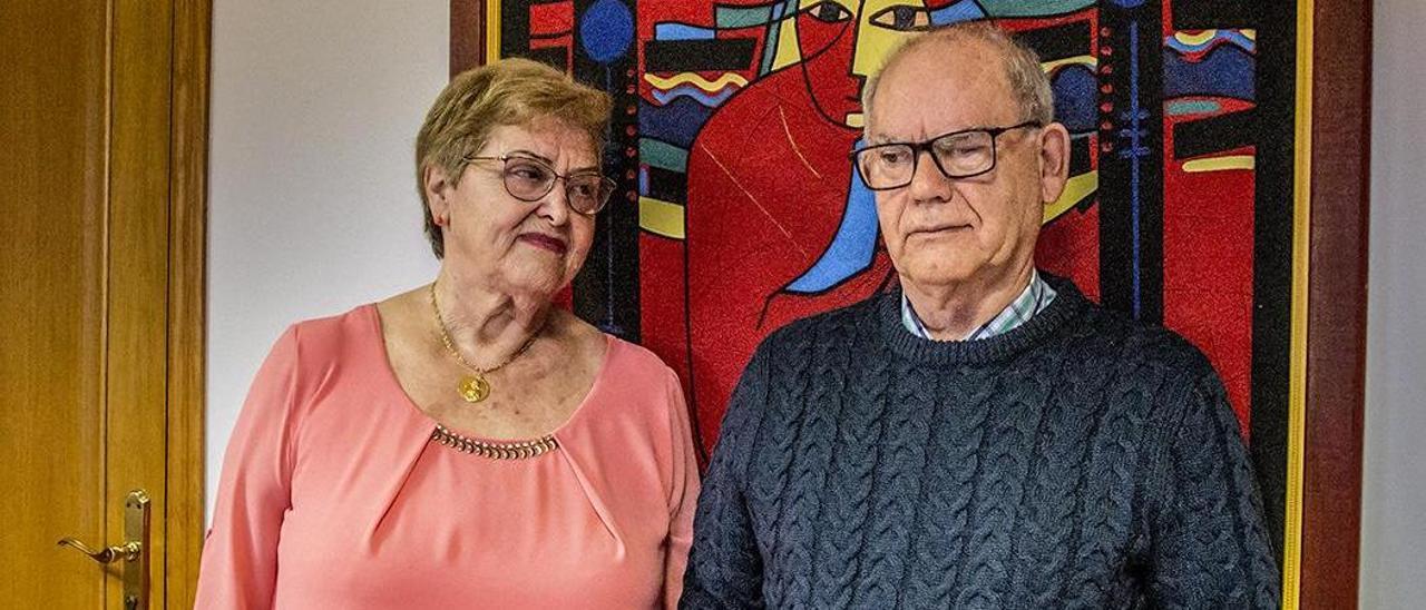 Bernardina de 78 años y Juan de 72 en la residencia donde se conocieron