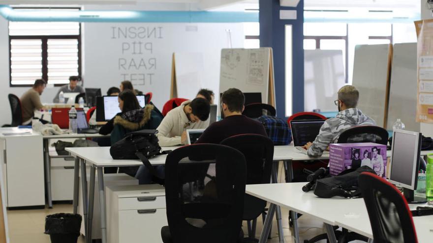 La Farola, un espacio crowdworking situado en el módulo 5 de la antigua Tabacalera de málaga.