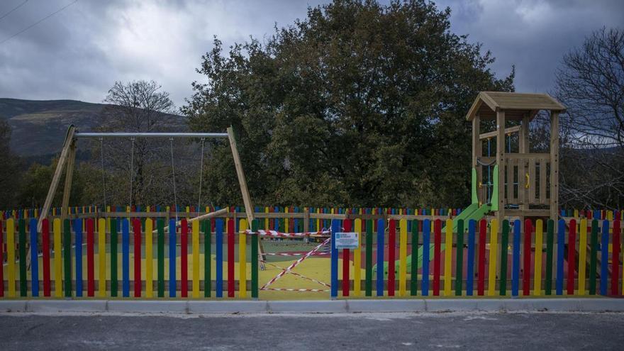 Galicia crece sin infancia: en más de 300 parroquias ya no viven niños