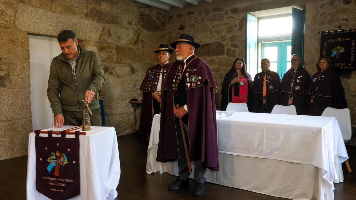 El alcalde de Cangas del Narcea, que fue nombrado cofrade.