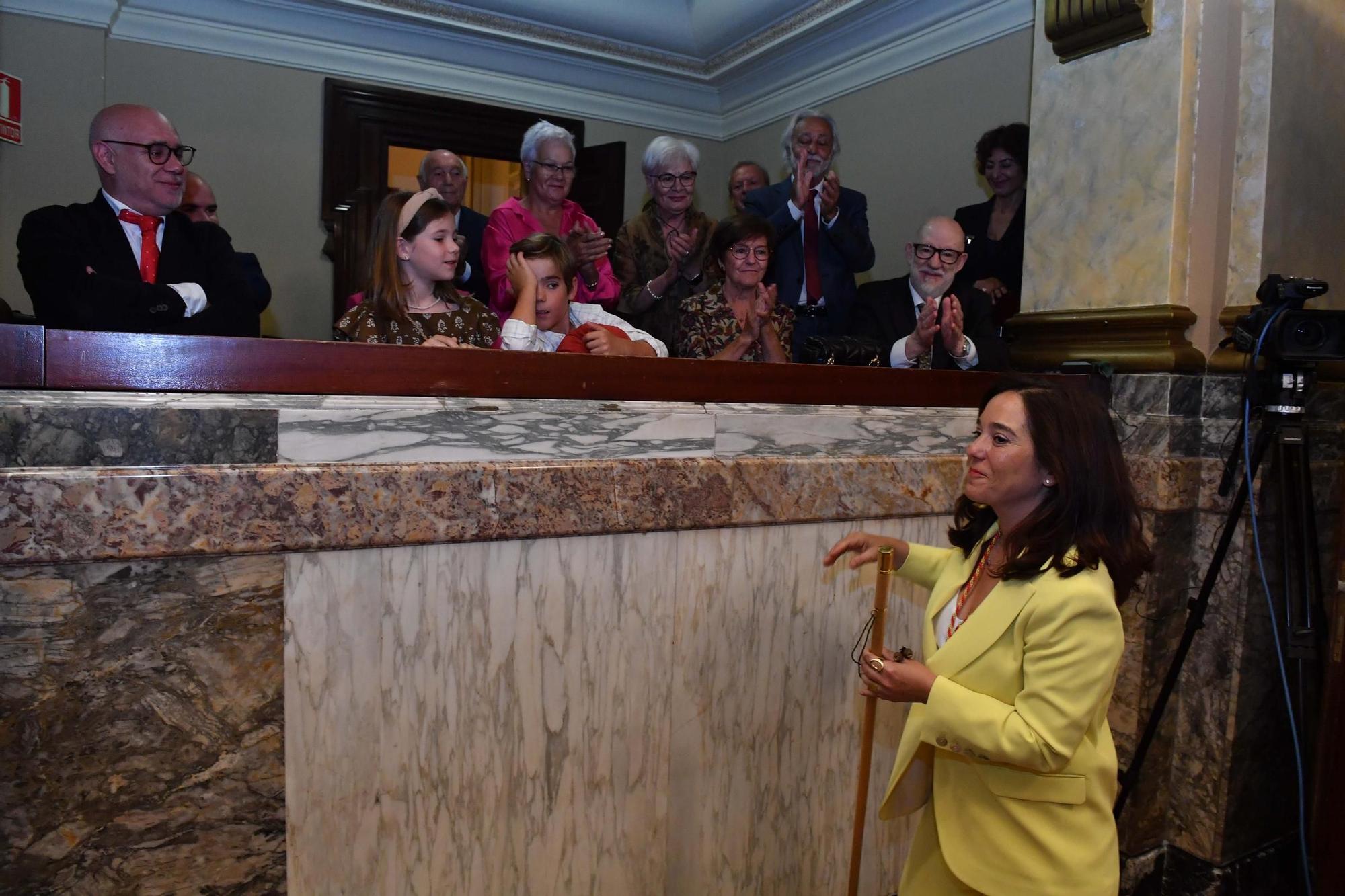 Investidura Inés Rey: La alcaldesa de A Coruña jura su cargo por ...