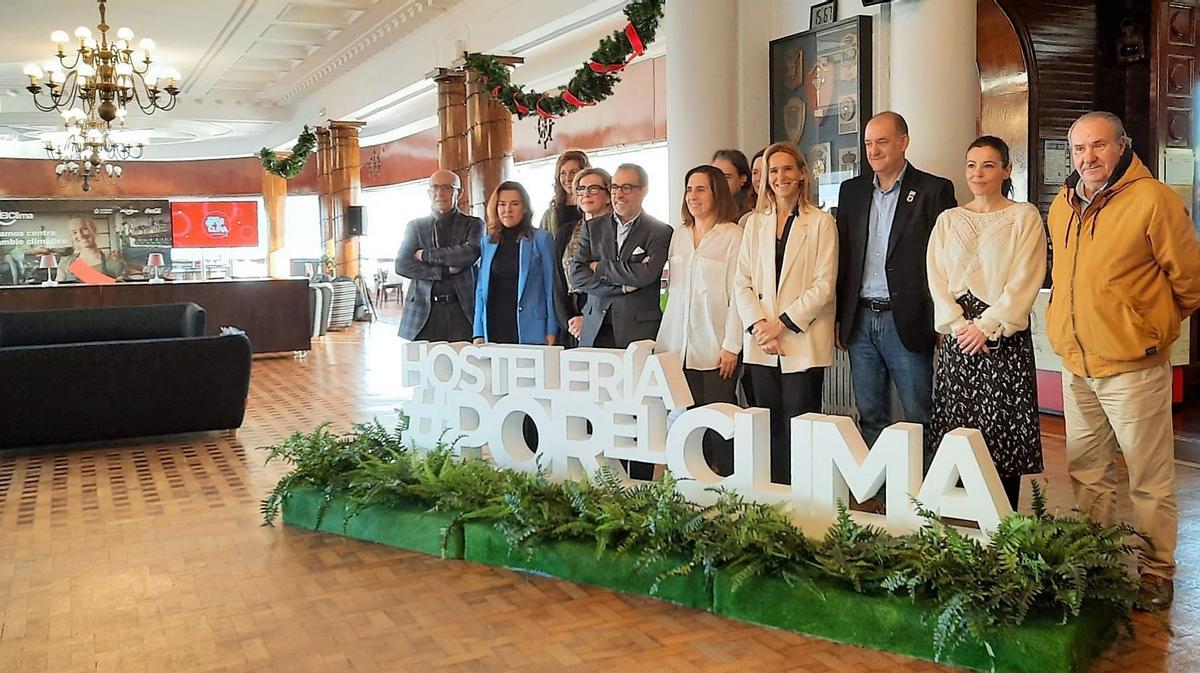 Coca-cola presentó el proyecto Hostelería #PorElClima Vigo en las instalaciones del Real Club Náutico de Vigo.